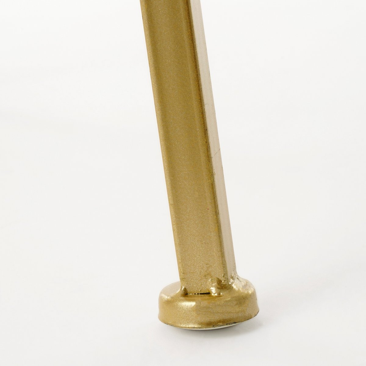 Detail van de poot van de IJzeren plantentafel goud hoog 120 cm Adine