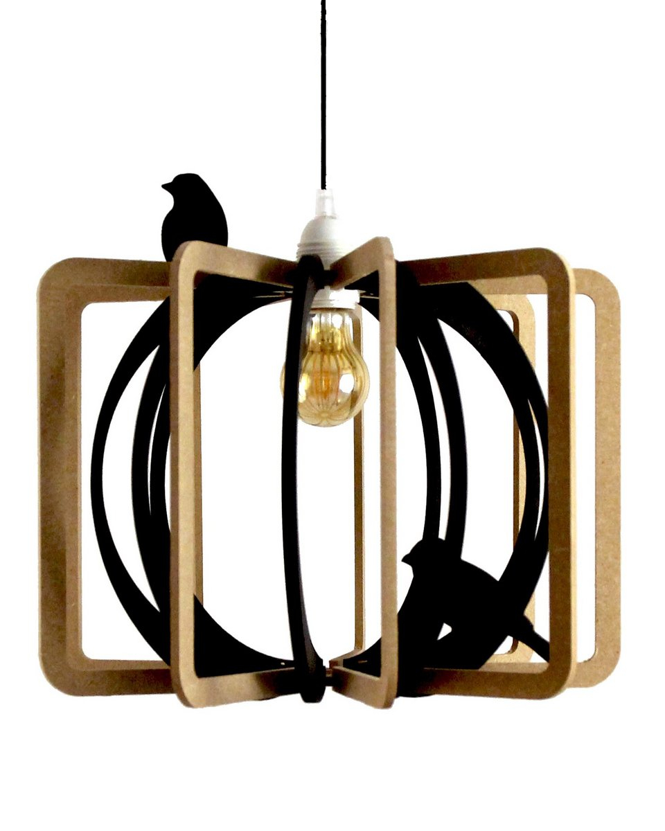 Houten hanglamp van MDF met speelse vogelaccenten en linnen kabel. Een origineel design dat natuurlijke materialen combineert met een modern silhouet, perfect voor een sfeervolle woonkamer of eetkamer.