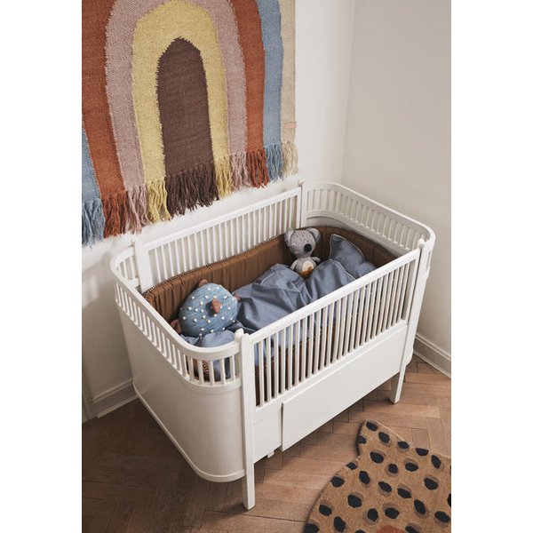 Baby knuffel Anton Koala als decoratie in babykamer interieur