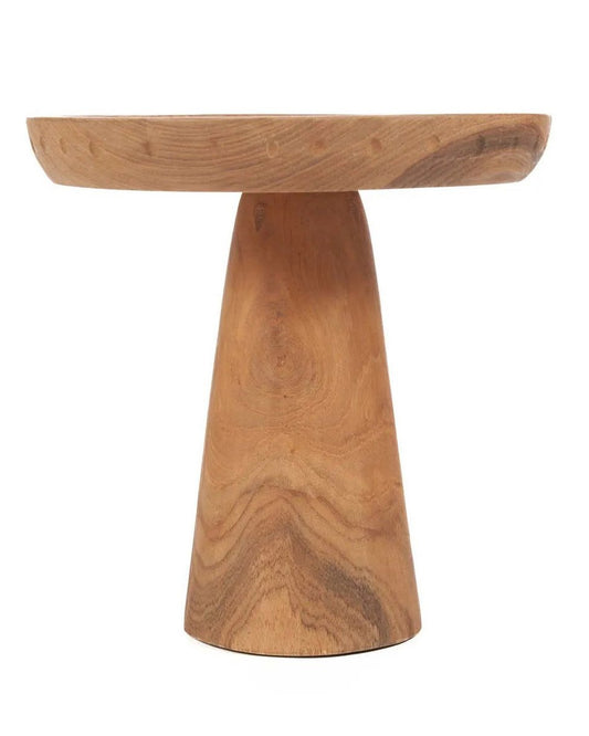 Rond houten taartplateau met natuurlijke rotanlook en stevige conische voet, perfect voor het stijlvol presenteren van taarten, gebak of snacks. Een tijdloos en decoratief serveerplateau dat warmte toevoegt aan elke tafelsetting.