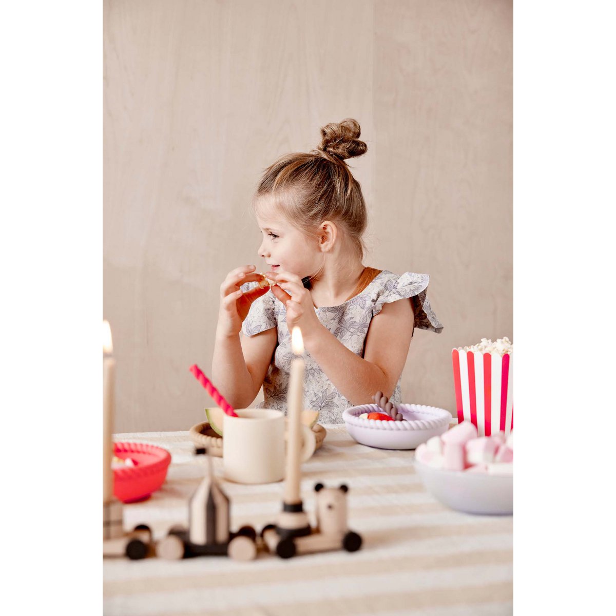 Rood en witte zacht bord en kom