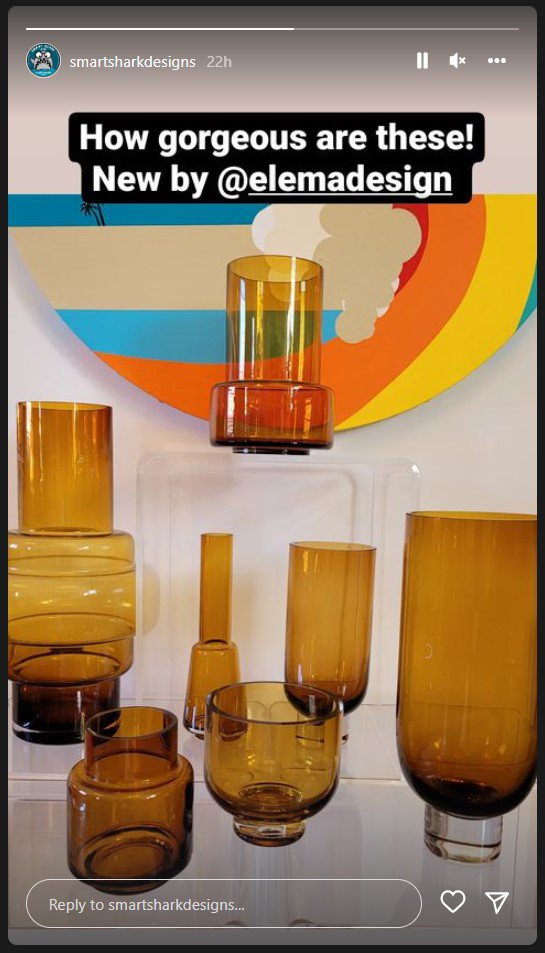 Snapchatfoto Tyler smalle oranje glazen vazen