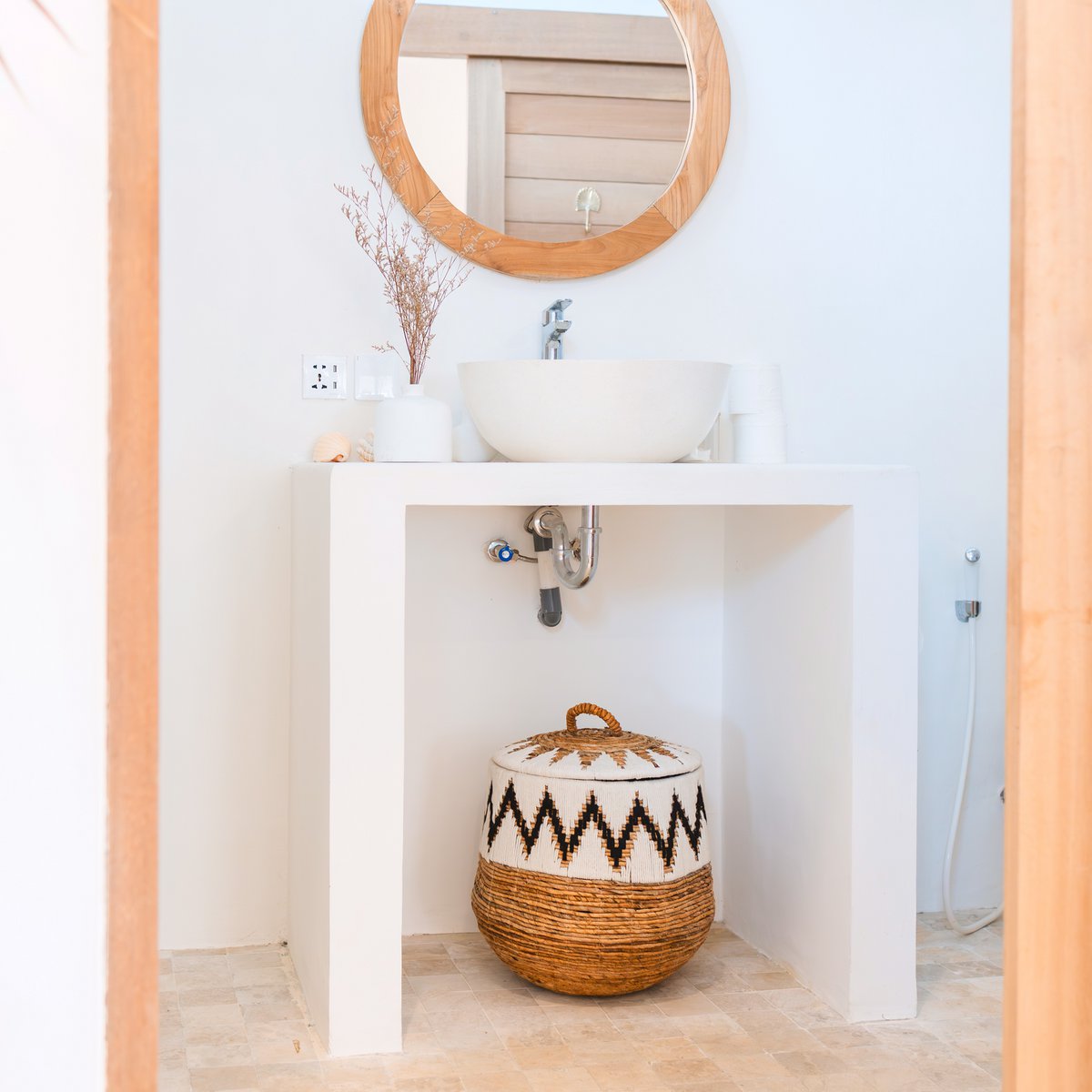 Mand met deksel wit en naturel Palem
