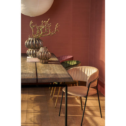 De warme beige tint combineert prachtig met natuurlijke materialen en donkere houtsoorten. Een stijlvolle toevoeging aan zowel moderne als retro interieurs.