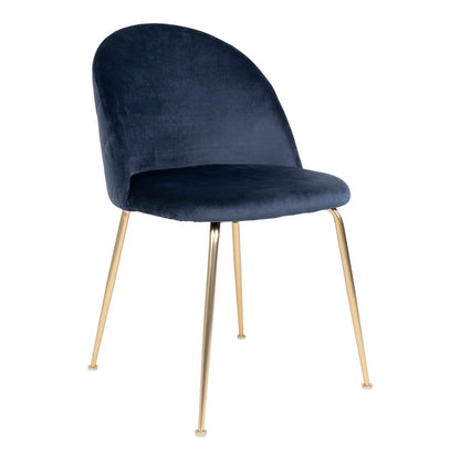 Blauwe fluwelen eetkamerstoel met goudkleurige metalen poten en een elegante afgeronde rugleuning. Een luxueuze en comfortabele stoel die perfect past in een modern of chic interieur.