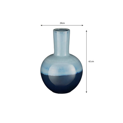 Afmetingen van een blauwe keramieken vaas met een diepe uitstraling. Perfect om gedroogde bloemen of takken in te plaatsen, maar ook prachtig als los decoratief object. De diepe tinten en matte afwerking brengen een rustieke en mediterrane sfeer in elk interieur.