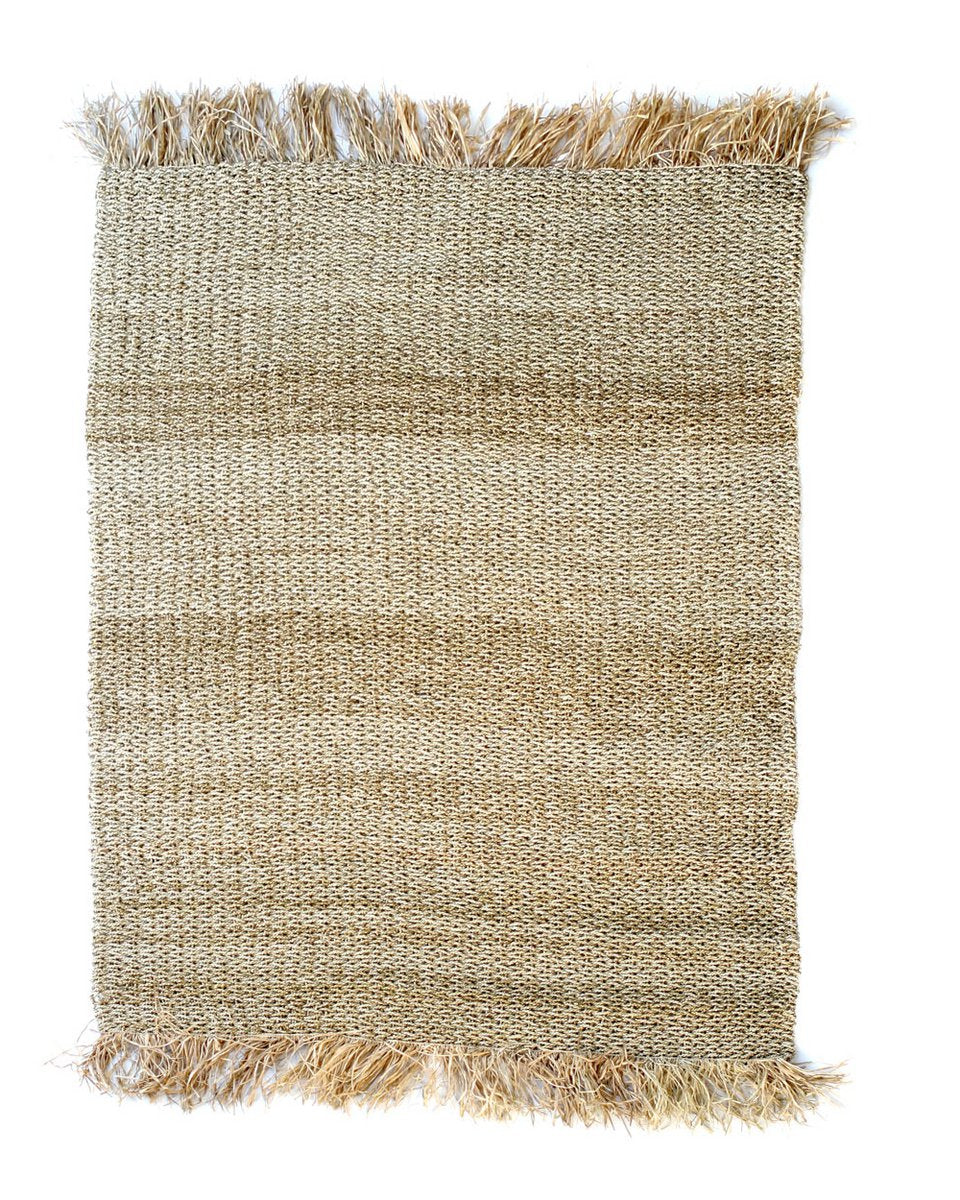 Bruin raffia tapijt 180 X 240 op wit achtergrond