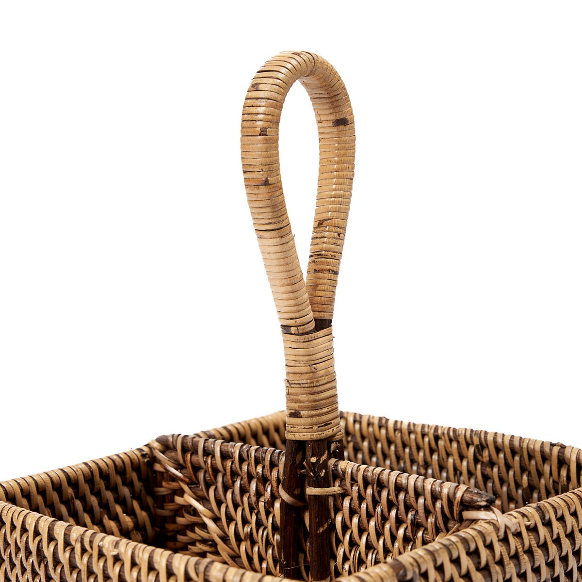 Detail handvat van de Rotan bestekhouder bruin 