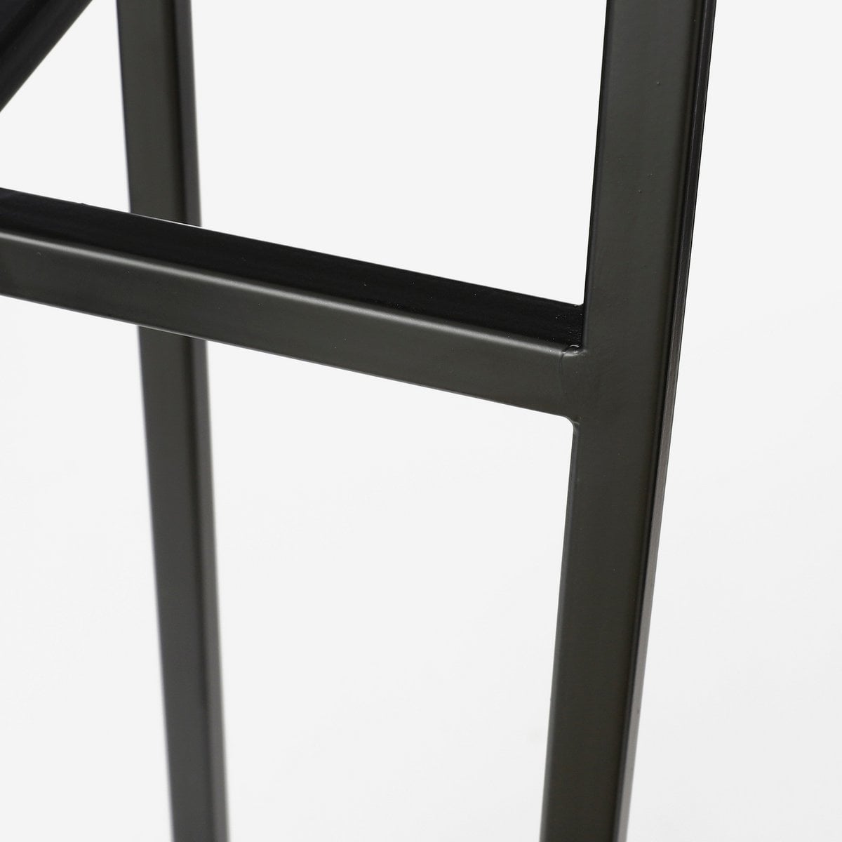Detail van het frame van de metalen plantenstandaard zwart 39,5 cm Ascot 