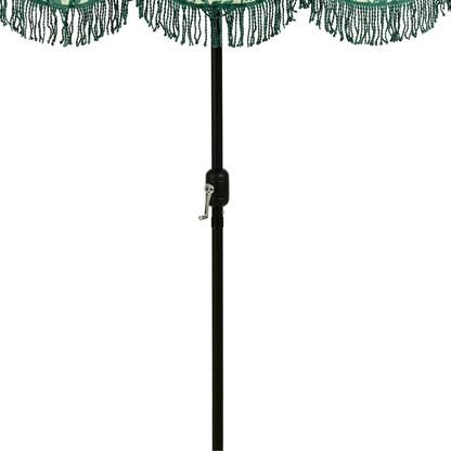 Detail van het handvat van de parasol groen met franjes 235 cm buiten