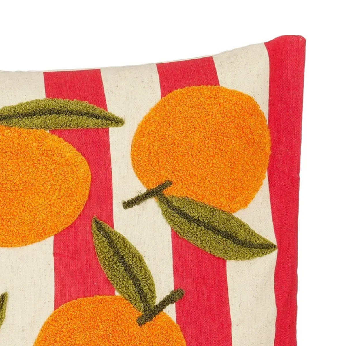 Detail van het katoenen sierkussen rood met sinaasappelprint 45x45 cm