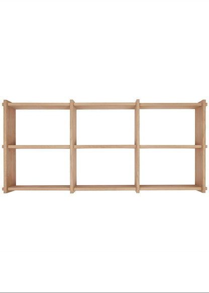 Houten eiken rooster wandplank met vakken tegen witte achtergrond