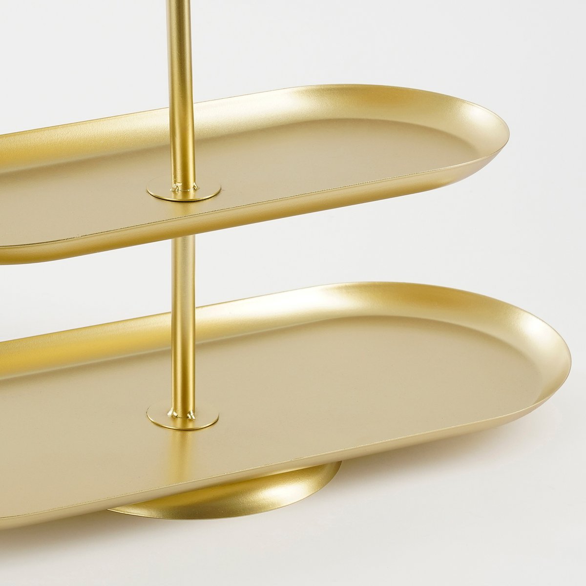 Gouden etagère 3 laags metaal 48x20x55 cm Rama, detail van de  onderste plateaus