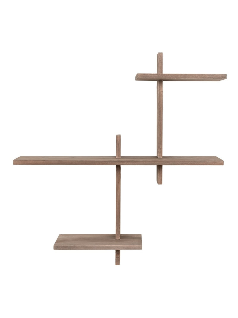 Grenenhouten wandplank met asymmetrisch ontwerp op witte achtergrond