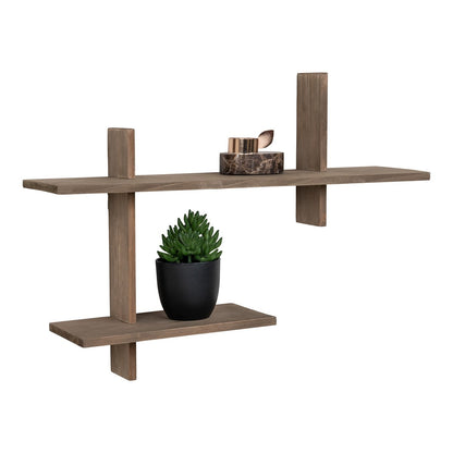 Grenenhouten wandplank 54x15x58 cm met asymmetrisch design aan witte muur met decoratie