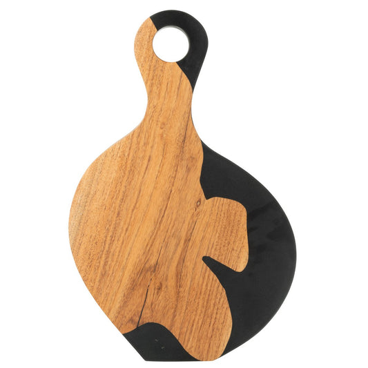 Houten borrelplank in naturel en zwart op wit achtergrond bovenaanzicht