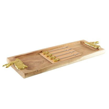 Houten borrelplank met 4 gouden cocktailprikkers