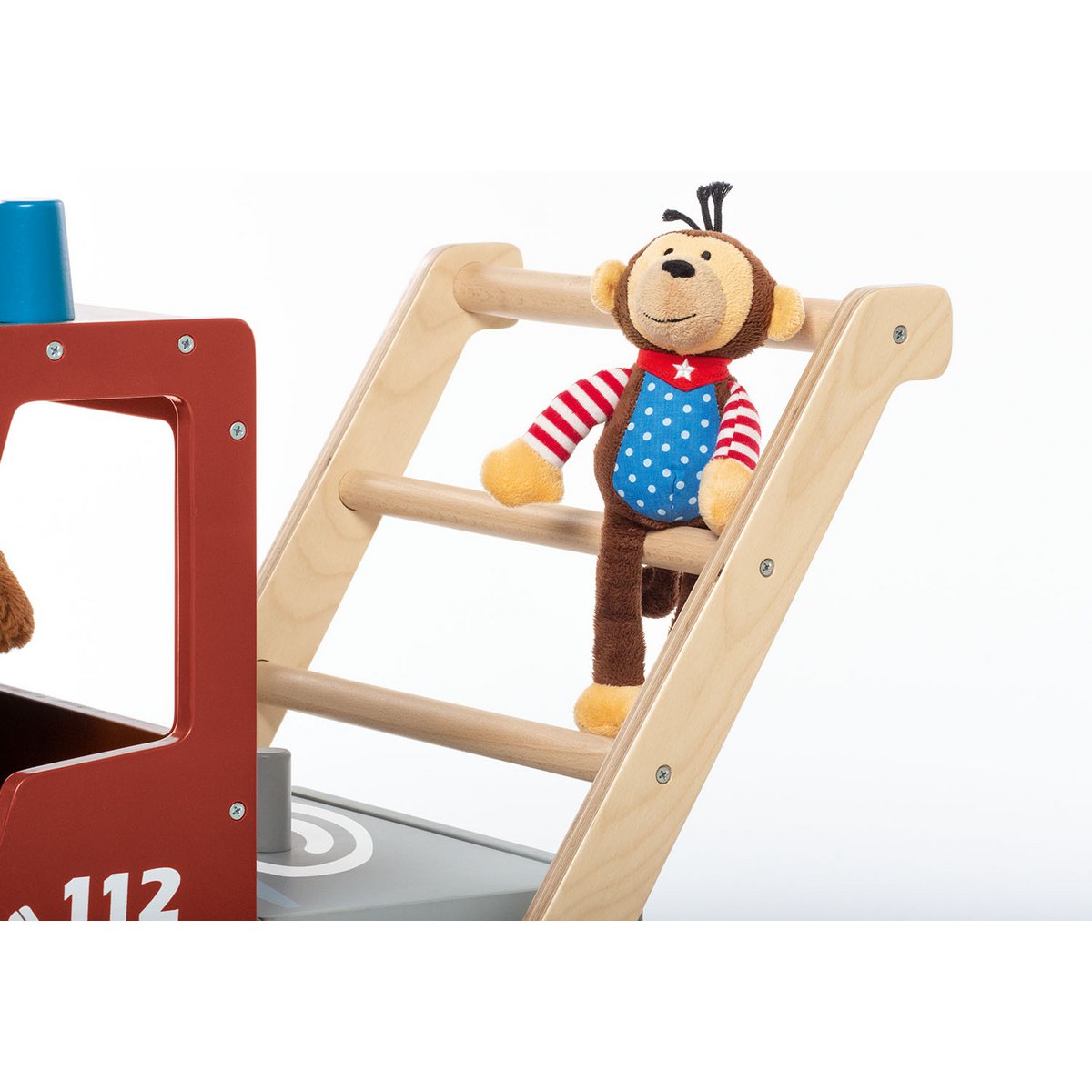 Detail van rubberen houten wielen van baby walker Fred