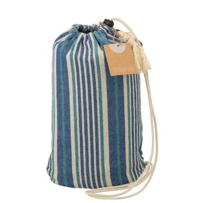 J-Line hangmat katoen blauw gestreept 200 cm, in de tas met kaartje eraan