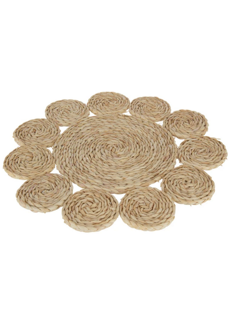 Gemaakt van jute in een natuurlijke tint, zijn de J-line Placemats geschikt voor in elk interieur. Op wit achtergrond