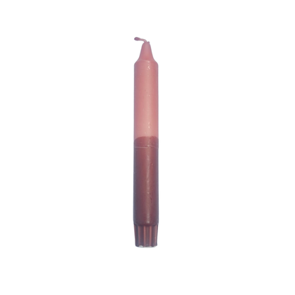 Duurzame kaars in burgundy en oudroze dip dye van Dippy