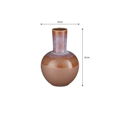 Afmetingen van een terracotta keramieken vaas met een warme, natuurlijke uitstraling. Perfect om gedroogde bloemen of takken in te plaatsen, maar ook prachtig als los decoratief object. De aardse tinten en matte afwerking brengen een rustieke en mediterrane sfeer in elk interieur.