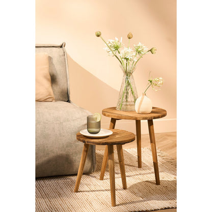 De Houten bijzettafel Bold in een sfeervol interieur4 met lichte accenten