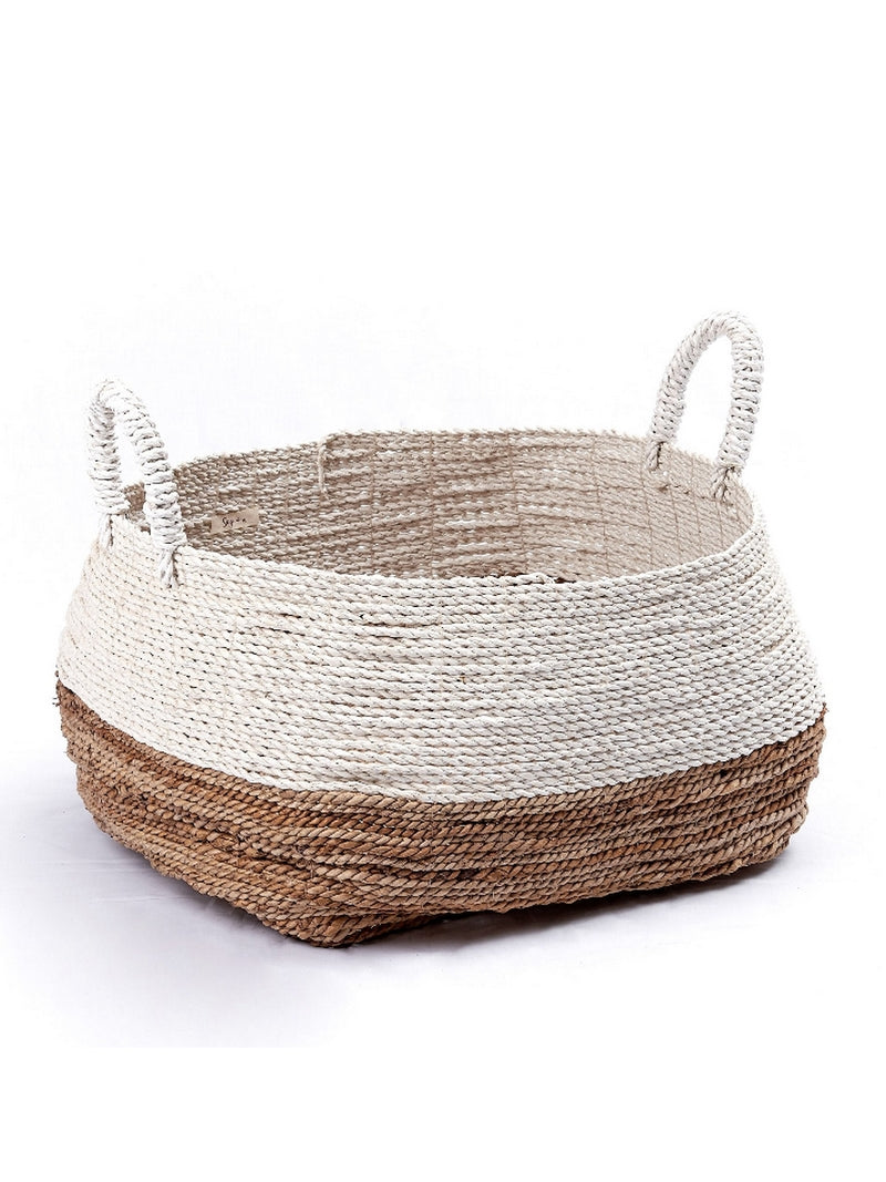 Mand wit met naturel Majalengka op wit achtergrond