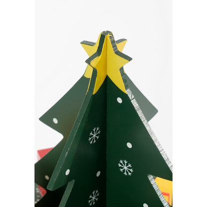 De piek van een meerkleurig MDF adventkalender met 24 vakjes in closeup detail. 