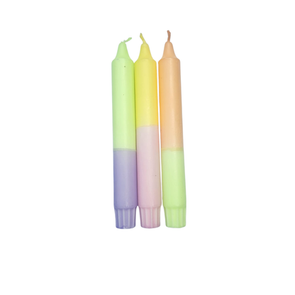 Pastelkleurige kaarsenset dip dye in leuke klauren voor pasen.