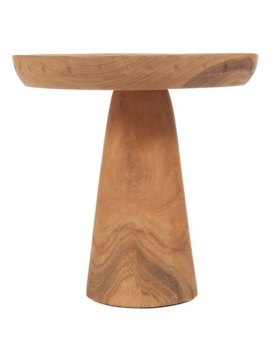 Rond houten taartplateau met natuurlijke rotanlook en stevige conische voet, perfect voor het stijlvol presenteren van taarten, gebak of snacks. Een tijdloos en decoratief serveerplateau dat warmte toevoegt aan elke tafelsetting.