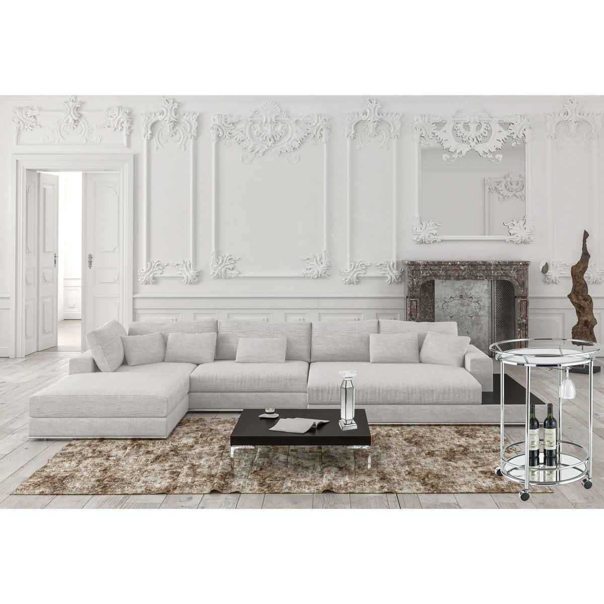 Ronde barcart roestvrij staal met spiegelbladen 57 cm in een luxe antiek interieur met witte muren en banken
