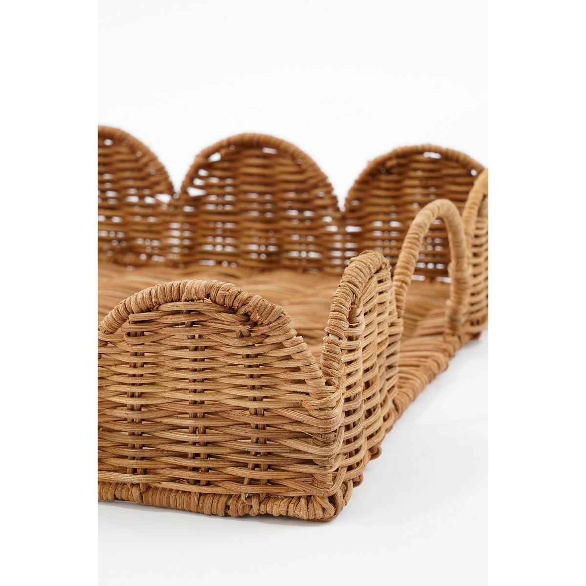 Rotan dienblad rechthoekig set van 2 bruin met handvatten Eleta detail van de rand