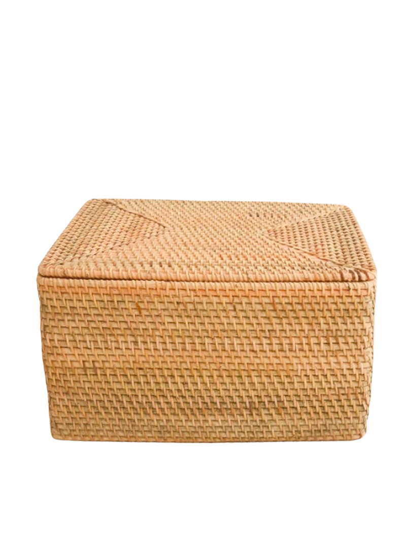 Rotan mand met dichte deksel Graha op wit achtergrond