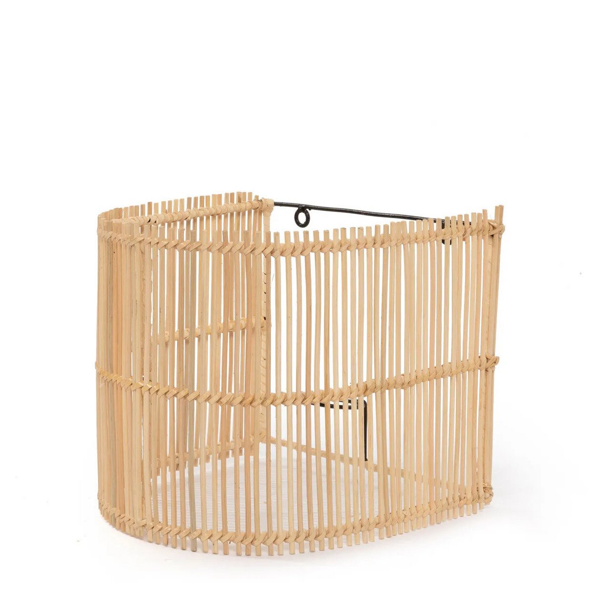 Detailfoto halve cilindervorm van de Gigi rotan wandlamp