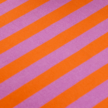 Roze en oranje gestreept katoenen tafelkleed 250x140 cm van dichtbij