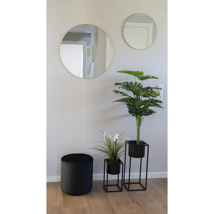 Stalen bloempot op standaard zwart set van 2 Marla in een woonkamer met spiegels en groene planten