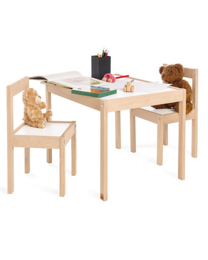 Houten Tafel- en stoelenset Olaf op een wit achtergrond, perfect voor kinderen om op de spelen