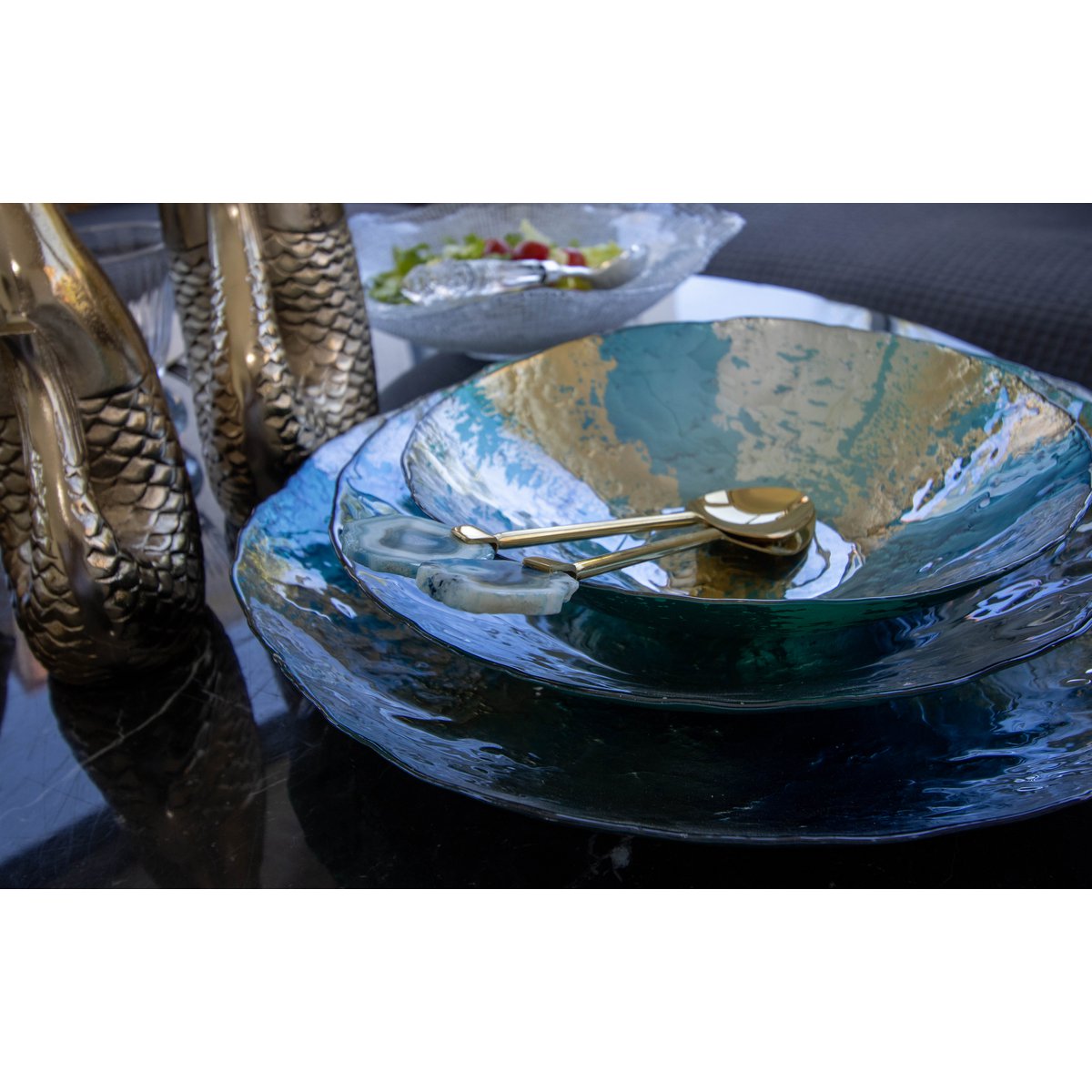Tafelsetting met gouden saladebestek van Luben