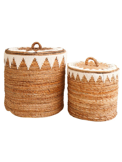 Wasmand boho bananenvezel Empat op wit achtergrond