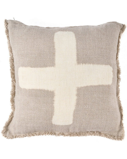 Witte linnen kussenhoes Ivory Cross 50x50 met kruispatroon op lichte achtergrond