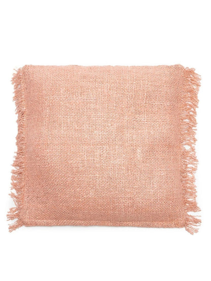 Zalmroze katoenen kussenhoes met franjes in 60x60 formaat