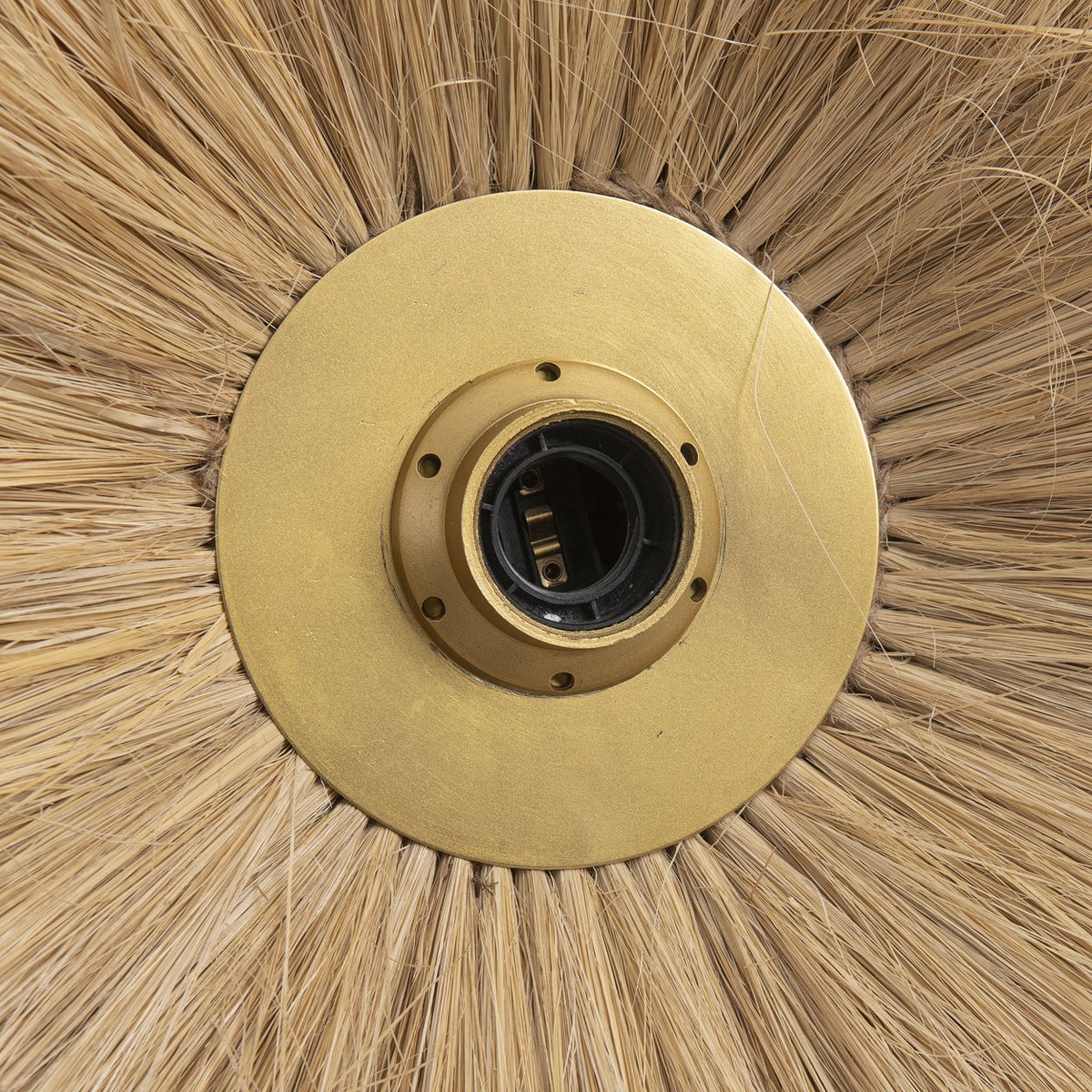 Detailfoto van het gouden hart en de fitting van de Double Trouble wandlamp