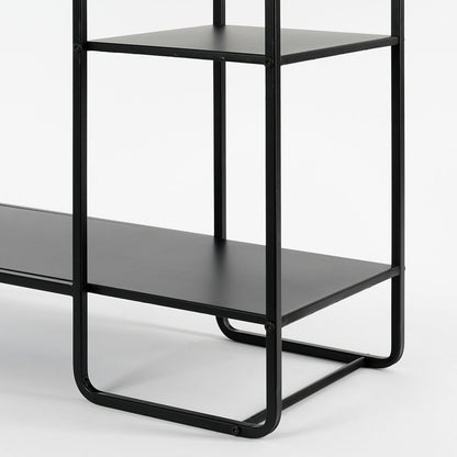 Closeup detail van Zwarte metalen kast Jules met open vakken op wit achtergrond