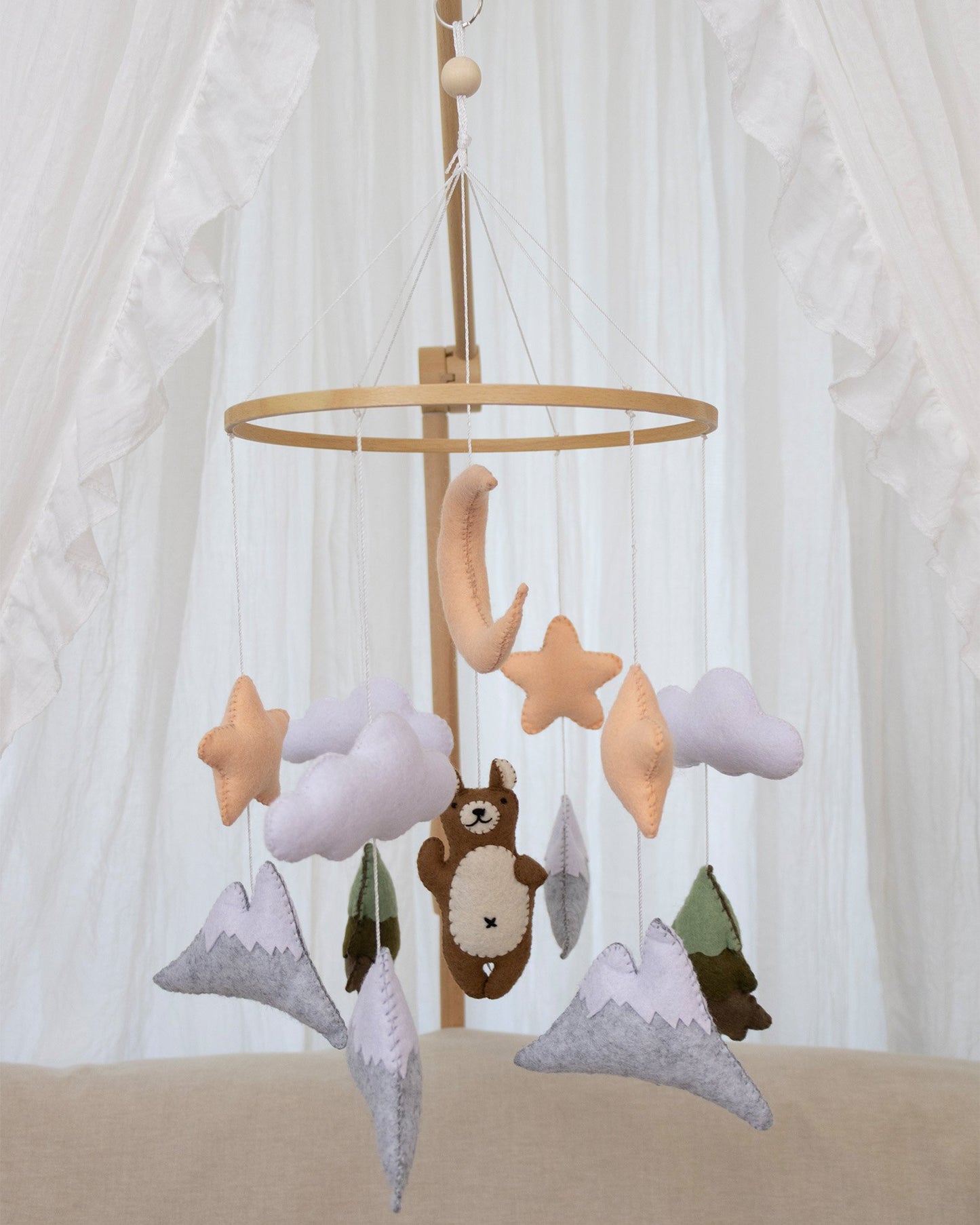 Bruine Beer Muziekmobiel