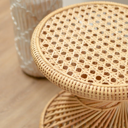 Closeup detail van de rotan Bijzettafel Luhu 
