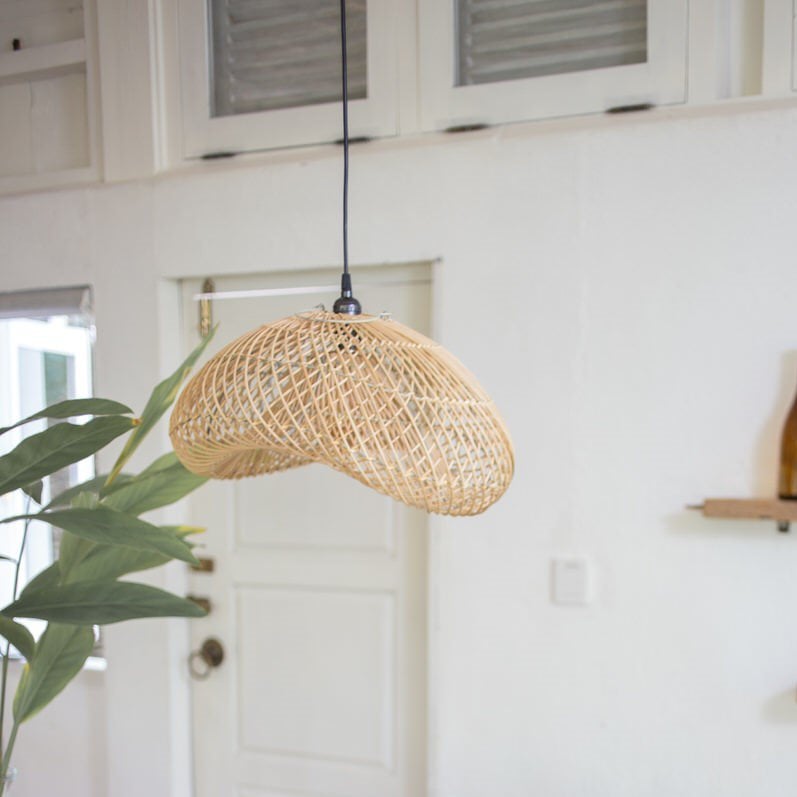 Rotan lampenkap Padma in een woonkamer