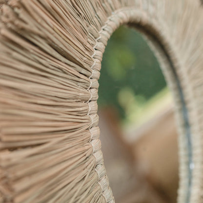 Sfeerfoto Geweven spiegel Rimba closeup detail
