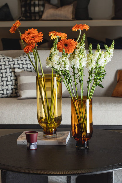 Sfeerfoto Omaha oranje vazen met bloemen 3