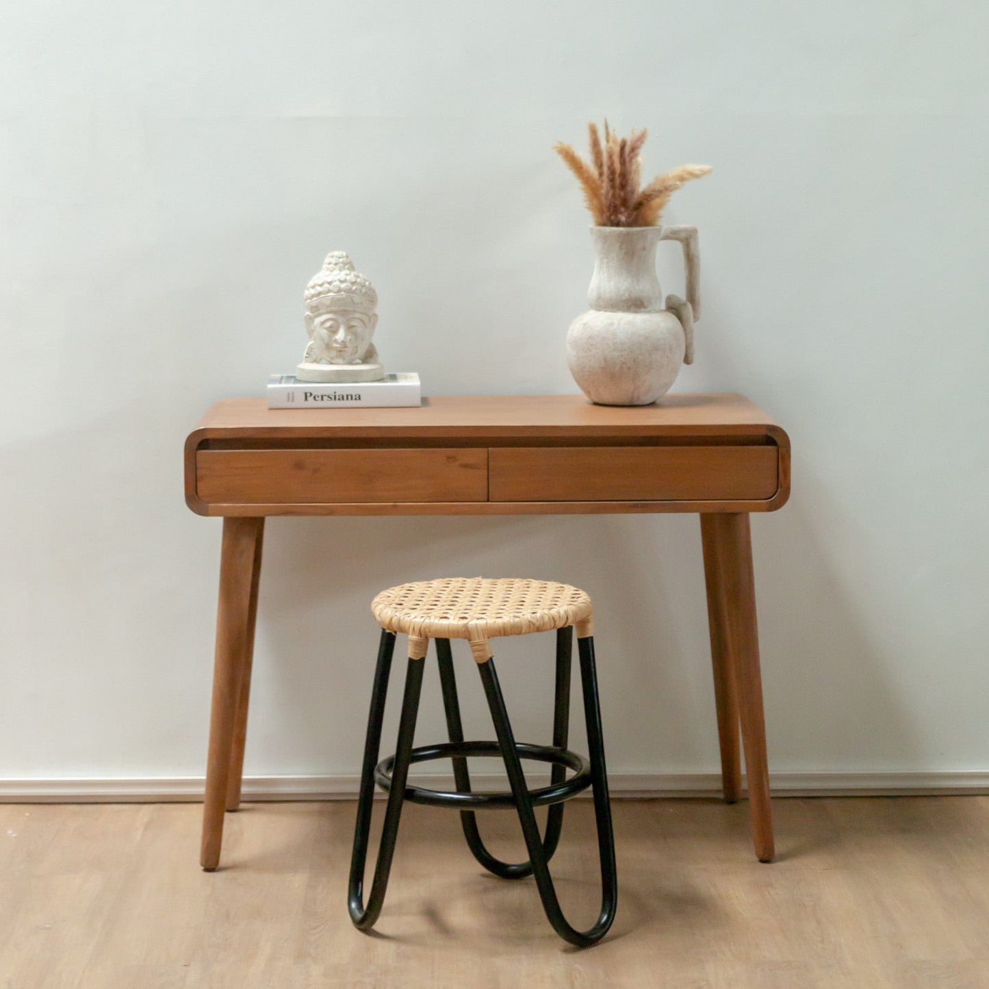 Sfeerfoto Rotan kruk Kolaka bij kast